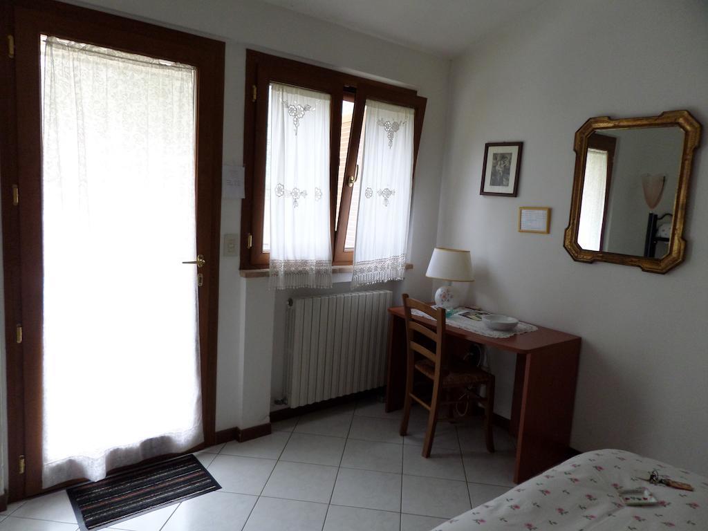 Villa Agriturismo Le Vergare Offagna Zimmer foto