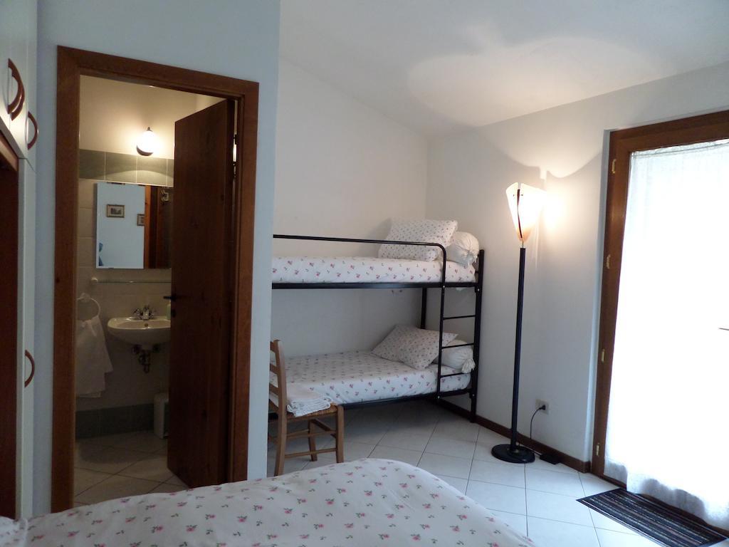 Villa Agriturismo Le Vergare Offagna Zimmer foto